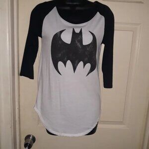 Batman 3/4 Sleeve Baseball Tee shirt Medium
